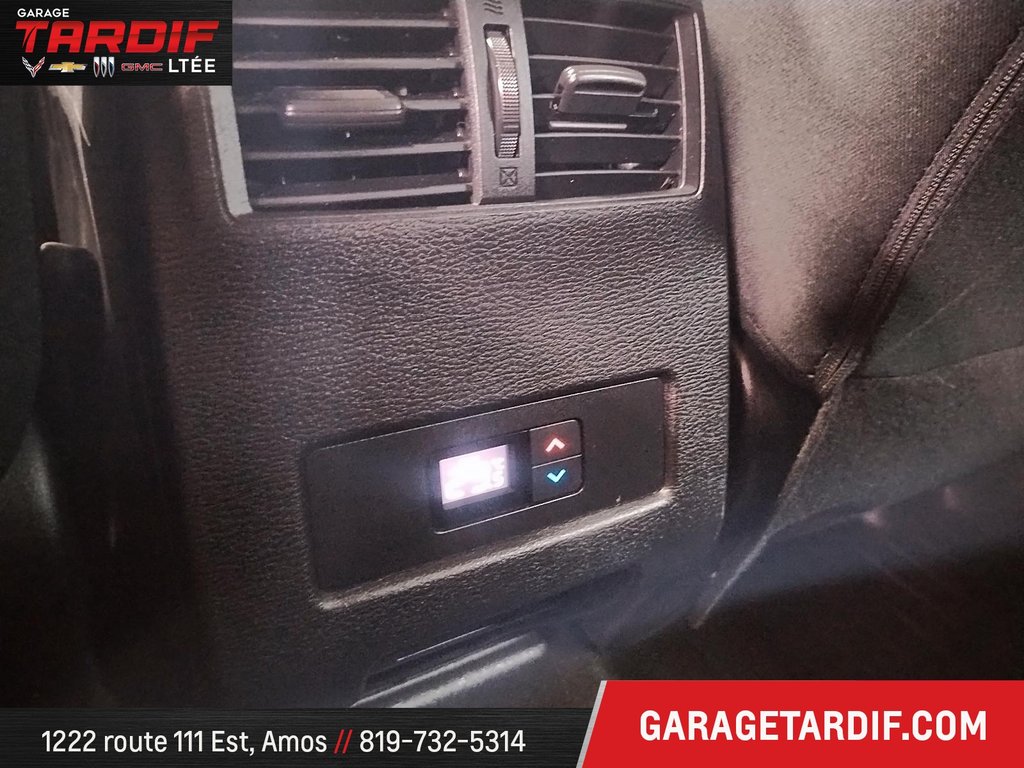 Mitsubishi OUTLANDER  2023 à Amos, Québec - 10 - w1024h768px