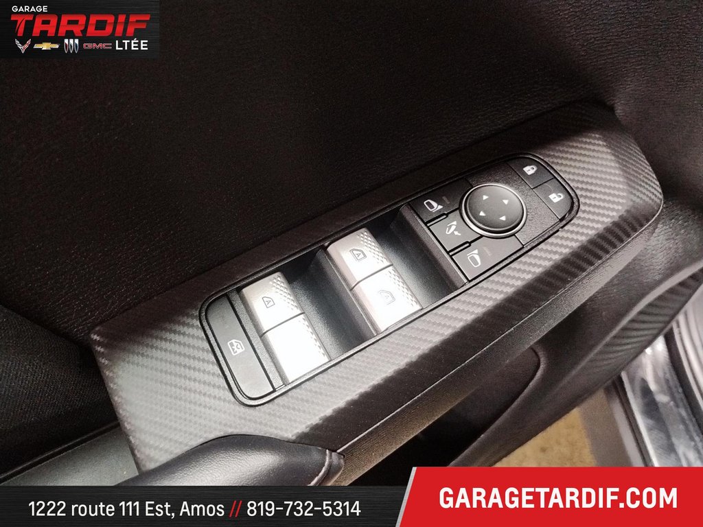 Mitsubishi OUTLANDER  2023 à Amos, Québec - 16 - w1024h768px