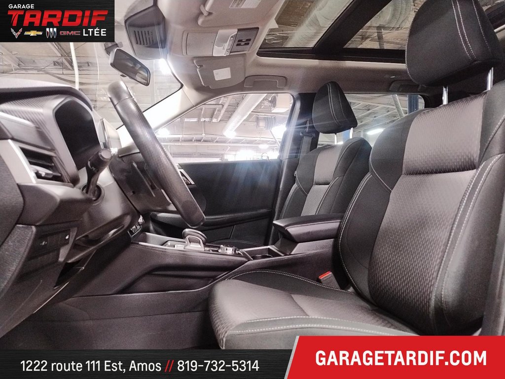 Mitsubishi OUTLANDER  2023 à Amos, Québec - 8 - w1024h768px