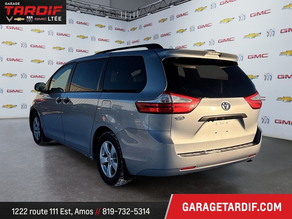 2016 Toyota Sienna in Amos, Quebec - 4 - w1024h768px