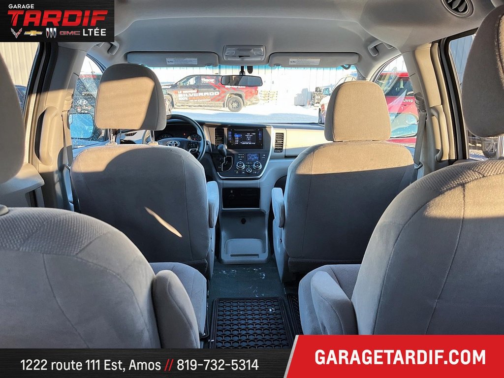 2016 Toyota Sienna in Amos, Quebec - 19 - w1024h768px