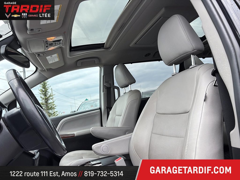 2019 Toyota Sienna in Amos, Quebec - 15 - w1024h768px