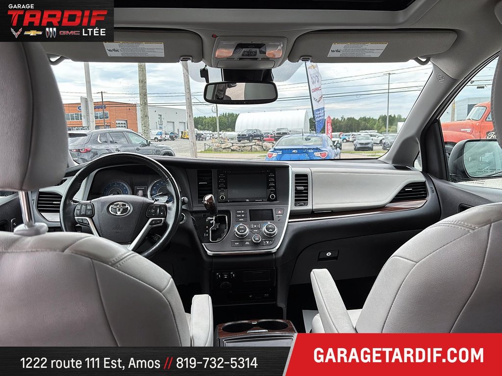 2019 Toyota Sienna in Amos, Quebec - 9 - w1024h768px