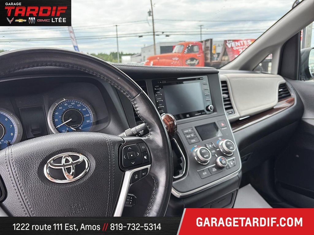 2019 Toyota Sienna in Amos, Quebec - 14 - w1024h768px
