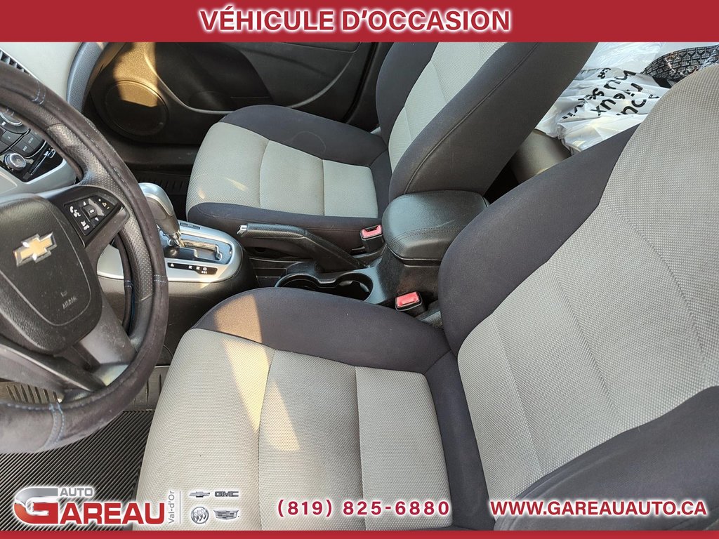 2012 Chevrolet Cruze in Val-d'Or, Quebec - 10 - w1024h768px