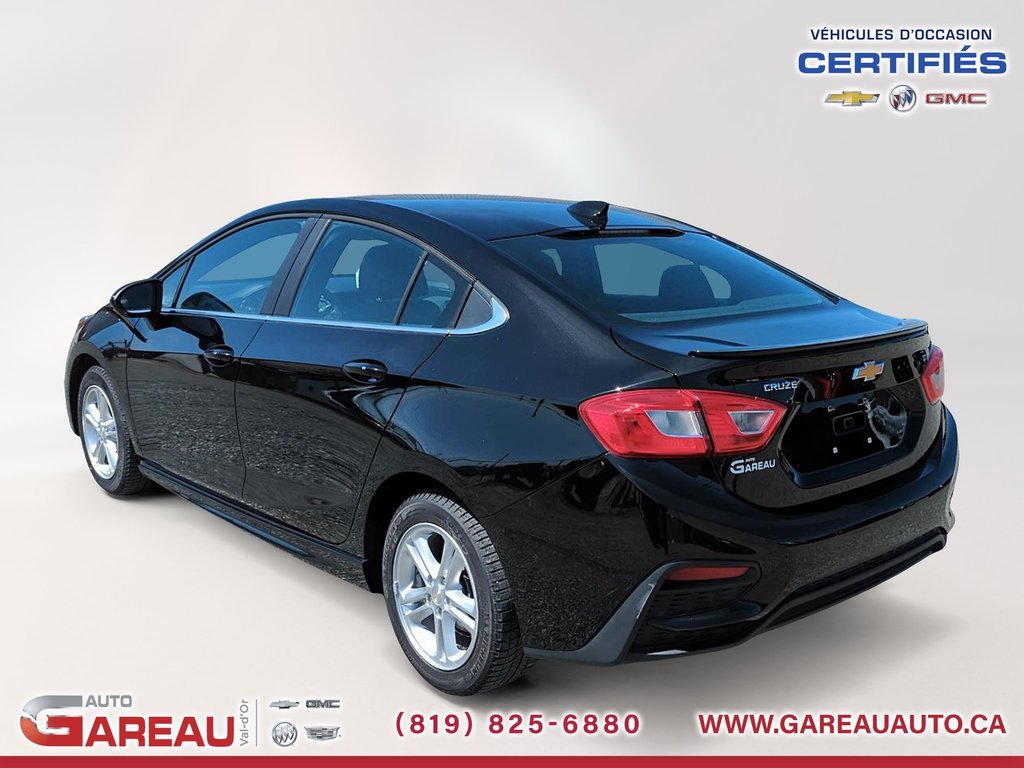 2018 Chevrolet Cruze in Val-d'Or, Quebec - 4 - w1024h768px