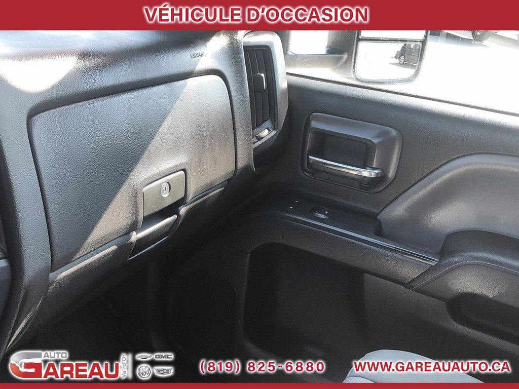 2015 Chevrolet Silverado 2500HD in Val-d'Or, Quebec - 22 - w1024h768px