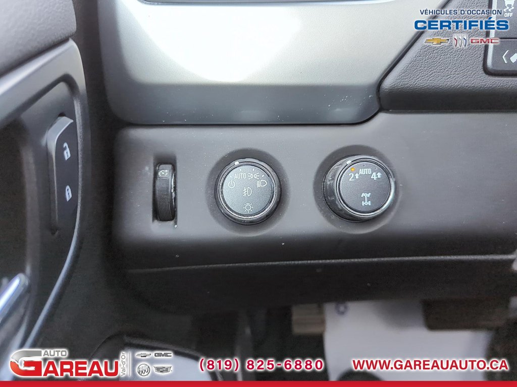 2020 Chevrolet Suburban in Val-d'Or, Quebec - 16 - w1024h768px