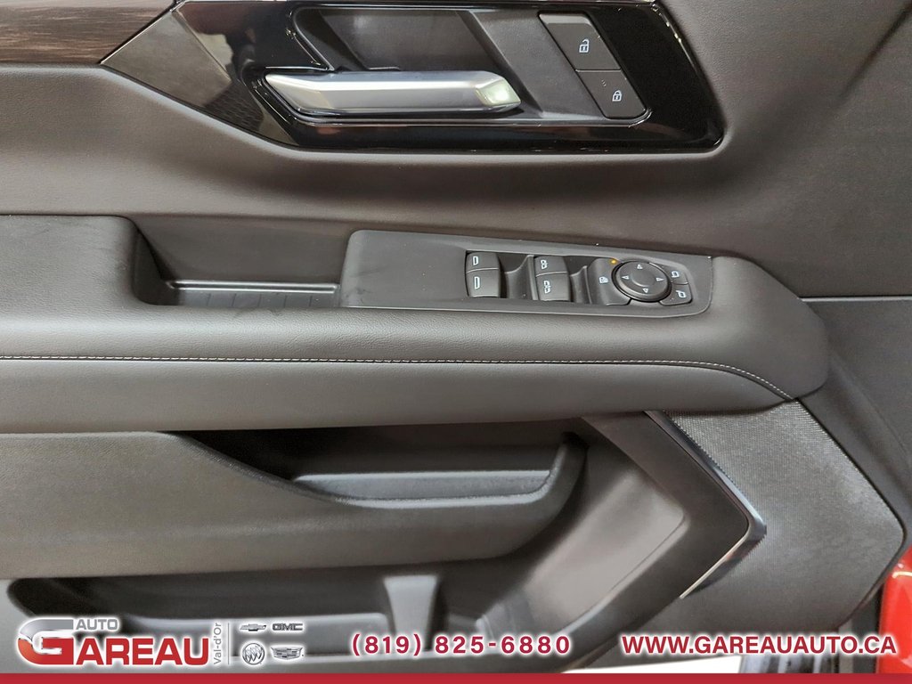2025 Chevrolet Suburban in Val-d'Or, Quebec - 10 - w1024h768px