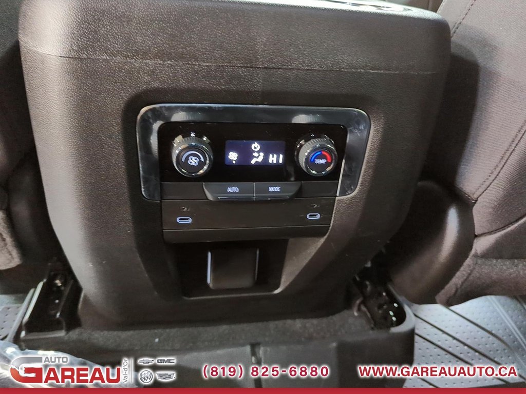 2025 Chevrolet Suburban in Val-d'Or, Quebec - 23 - w1024h768px
