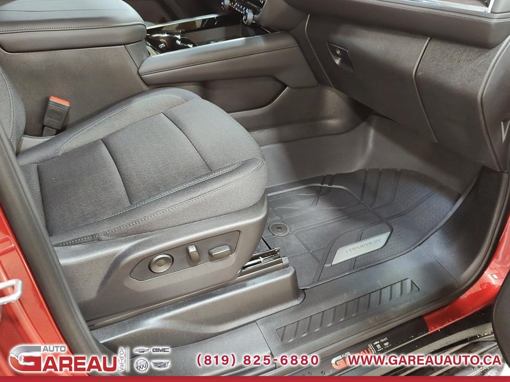 2025 Chevrolet Suburban in Val-d'Or, Quebec - 24 - w1024h768px