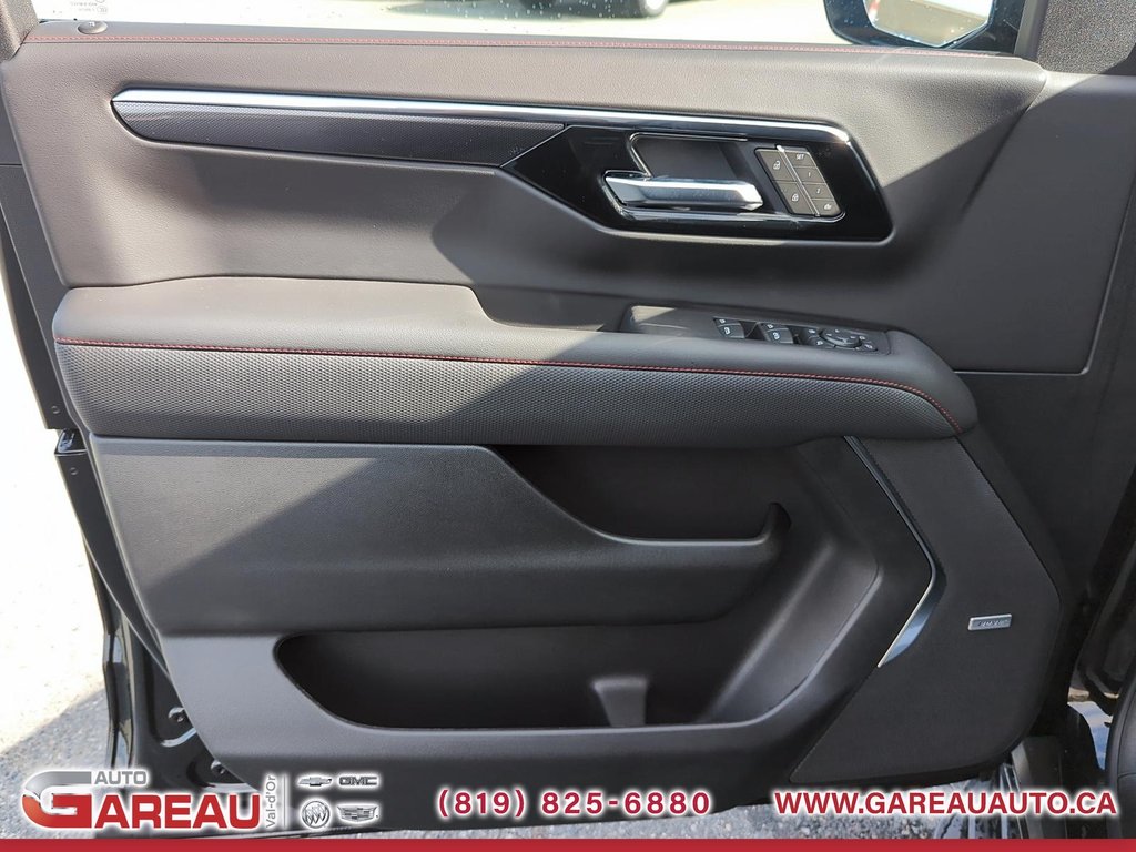2025 Chevrolet Suburban in Val-d'Or, Quebec - 11 - w1024h768px