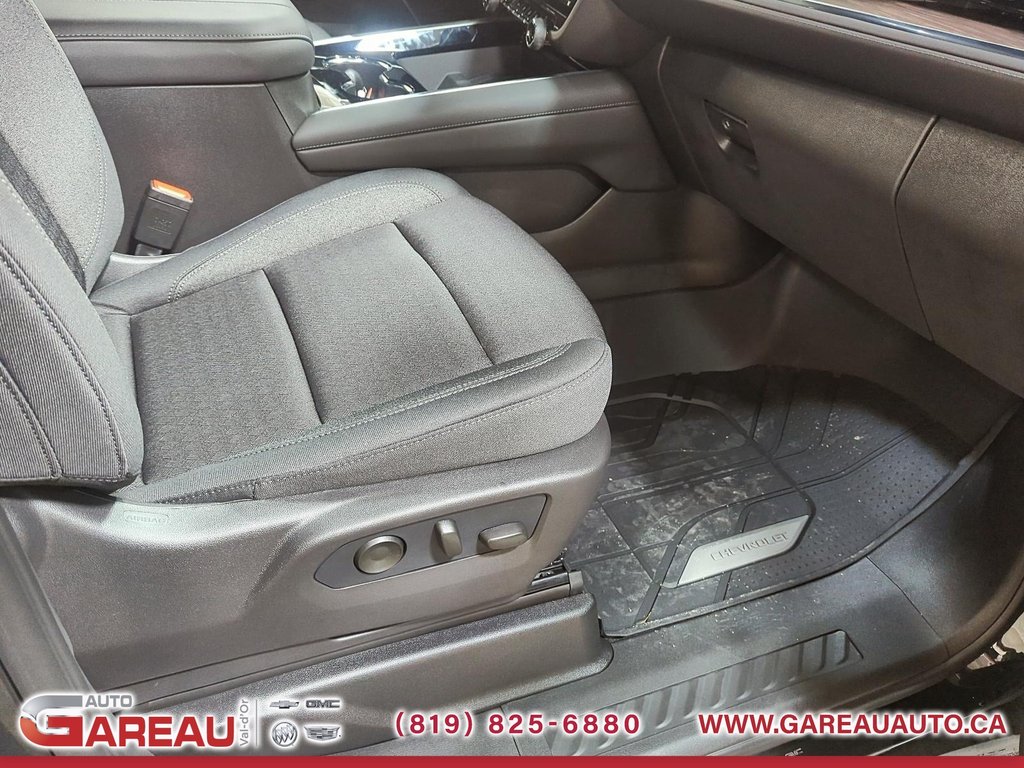 2025 Chevrolet Tahoe in Val-d'Or, Quebec - 25 - w1024h768px