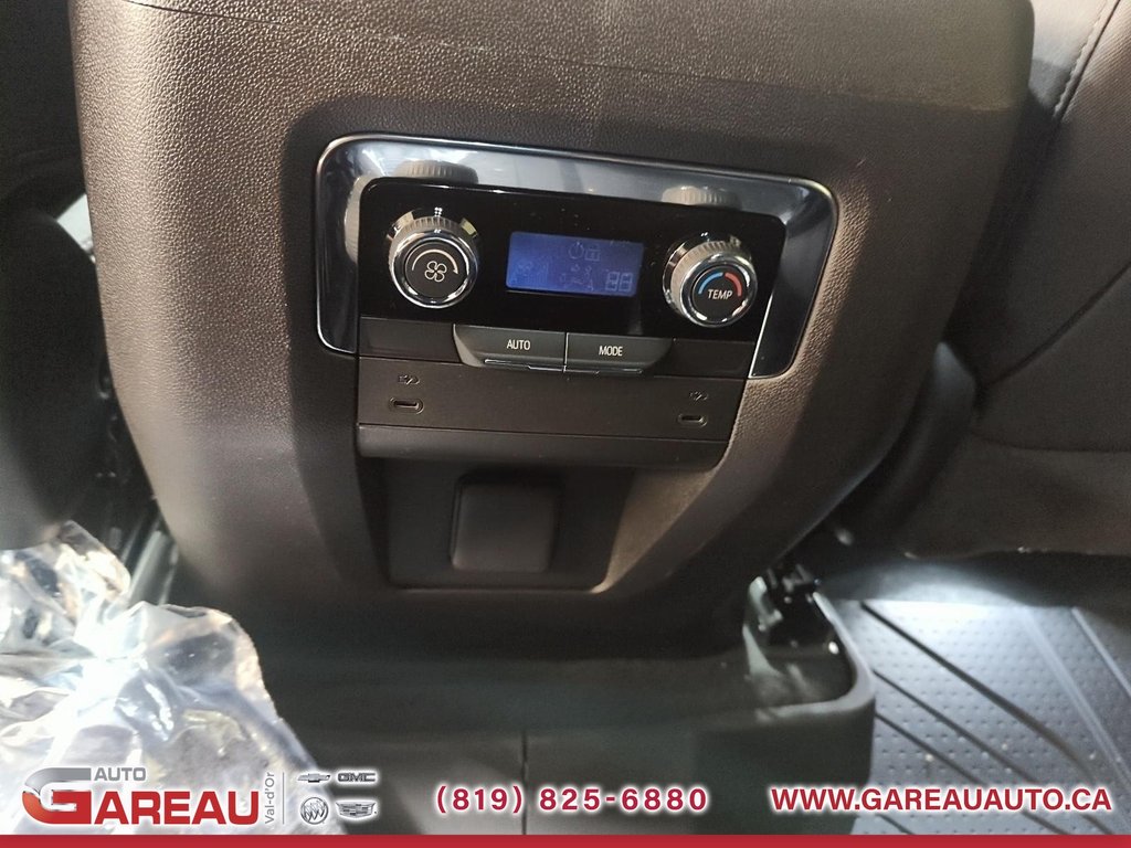 2025 Chevrolet Tahoe in Val-d'Or, Quebec - 23 - w1024h768px