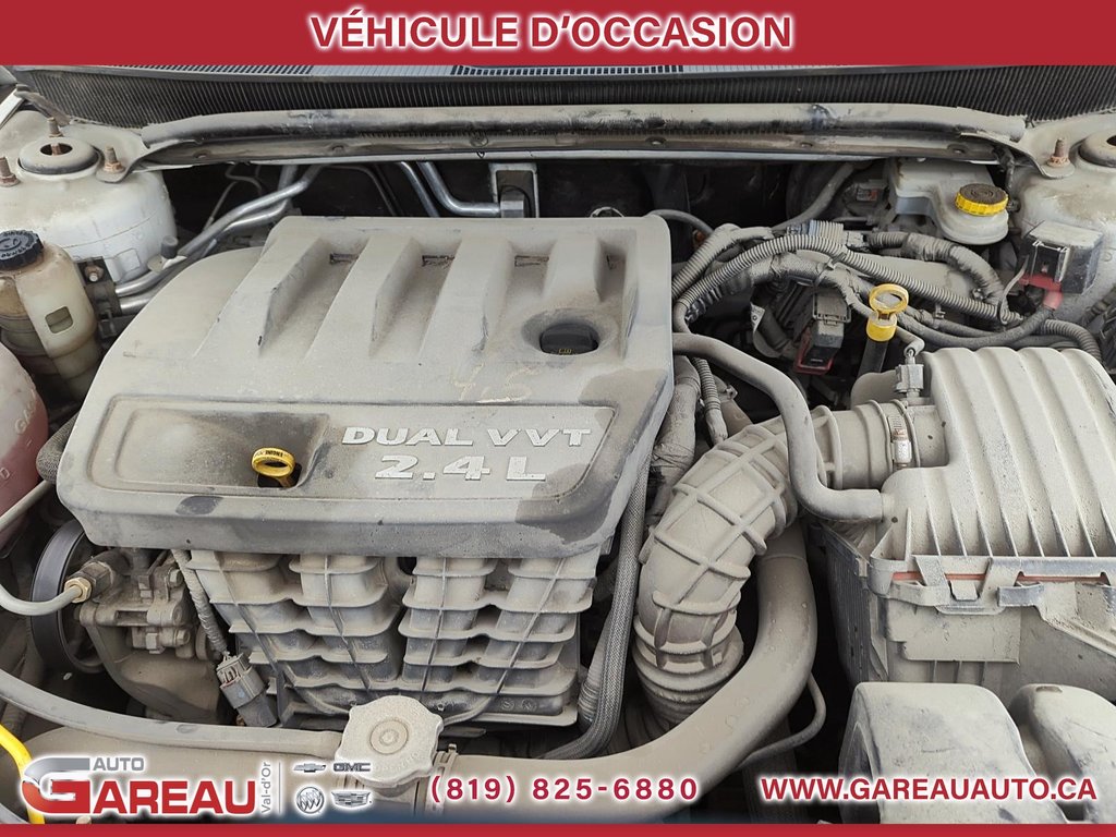 2011 Chrysler 200 in Val-d'Or, Quebec - 8 - w1024h768px