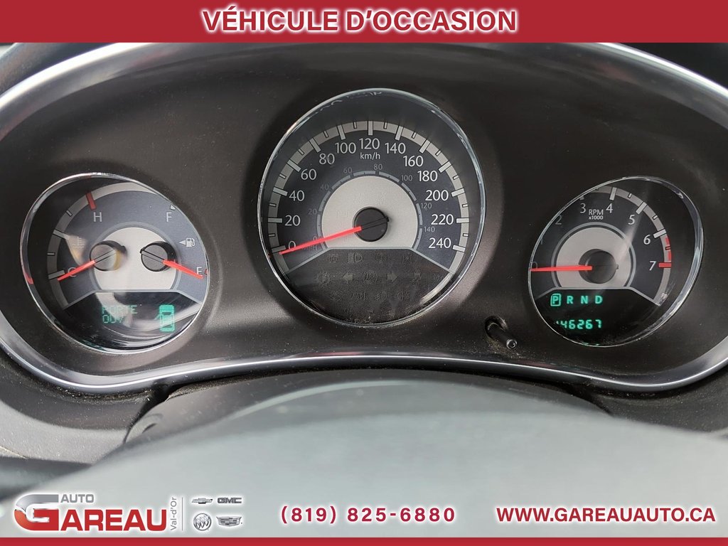 2011 Chrysler 200 in Val-d'Or, Quebec - 13 - w1024h768px