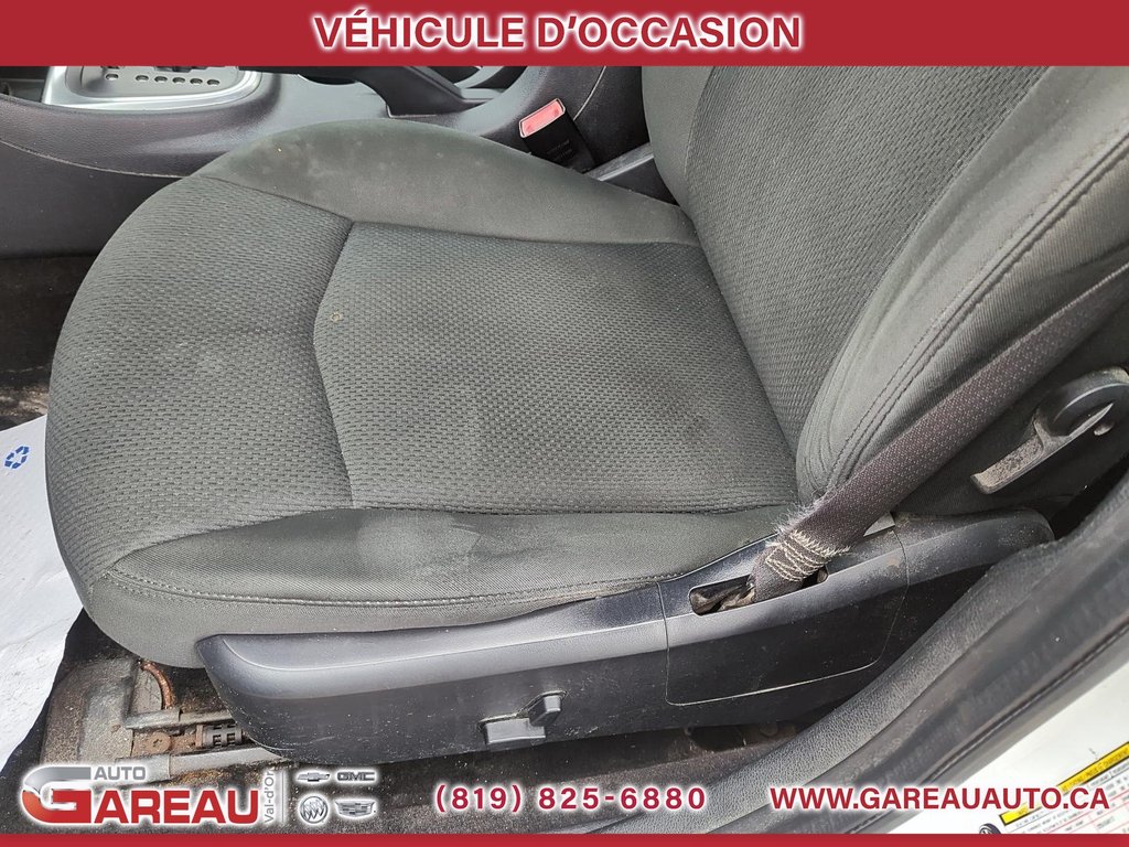 2011 Chrysler 200 in Val-d'Or, Quebec - 9 - w1024h768px