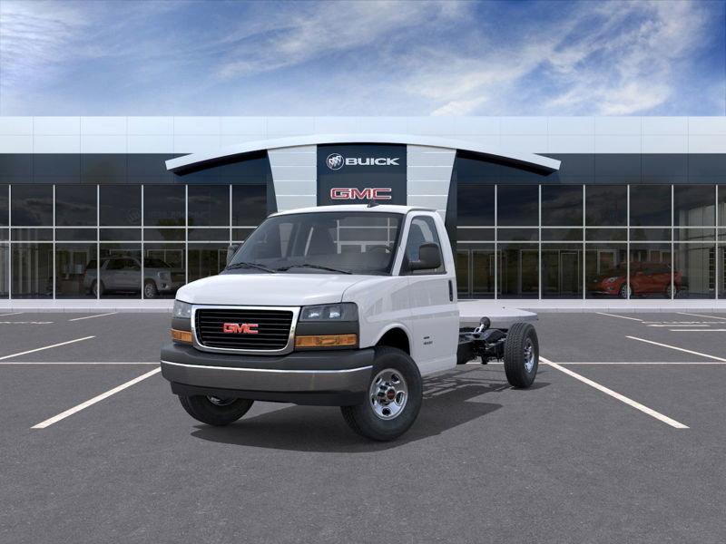 2025 GMC Savana Cutaway 3500 in Val-d'Or, Quebec - 1 - w1024h768px