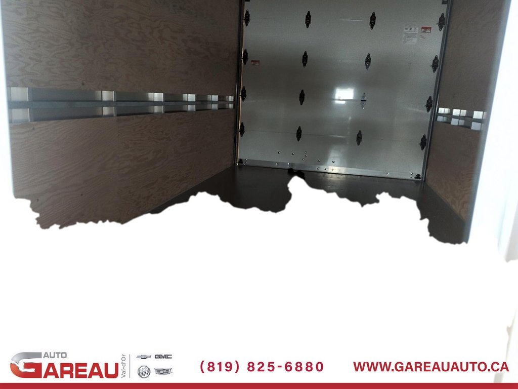 2025 GMC Savana Cutaway 3500 in Val-d'Or, Quebec - 22 - w1024h768px