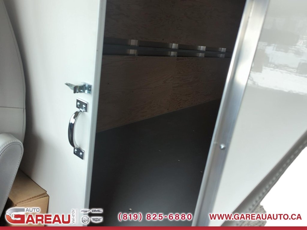 2025 GMC Savana Cutaway 3500 in Val-d'Or, Quebec - 21 - w1024h768px