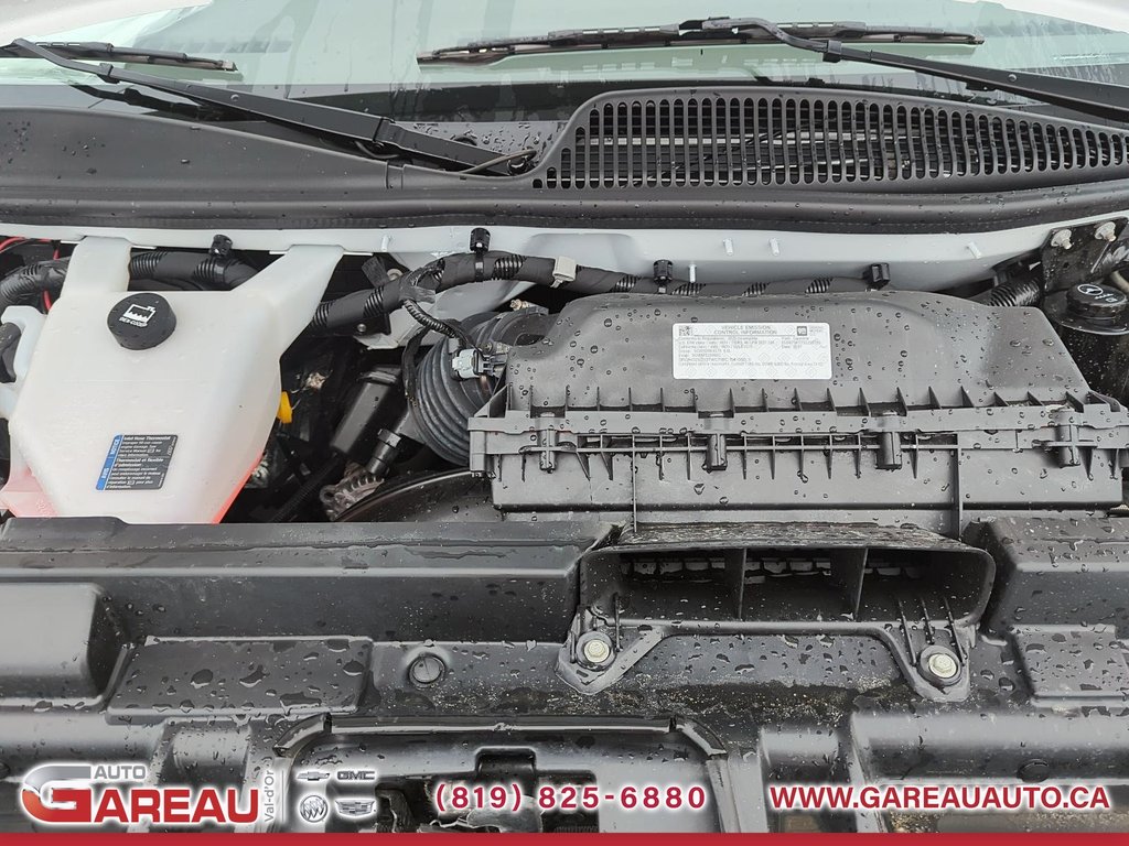 2025 GMC Savana Cutaway 3500 in Val-d'Or, Quebec - 8 - w1024h768px