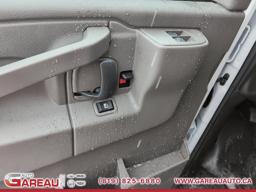 2025 GMC Savana Cutaway 3500 in Val-d'Or, Quebec - 11 - w1024h768px