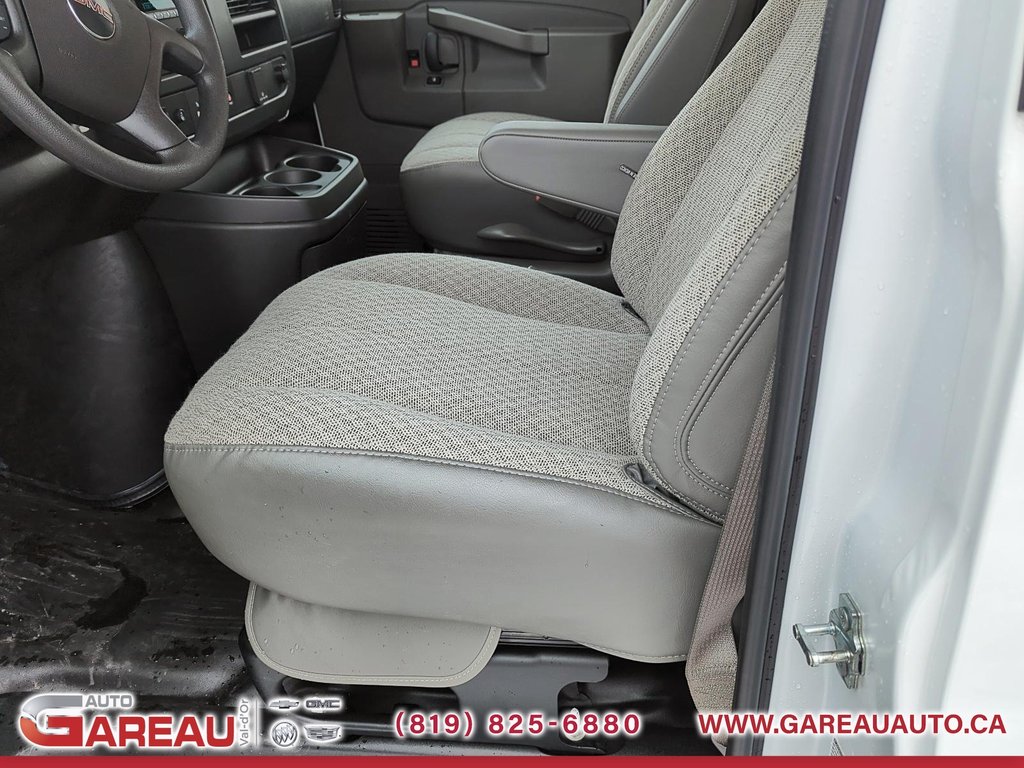 2025 GMC Savana Cutaway 3500 in Val-d'Or, Quebec - 9 - w1024h768px