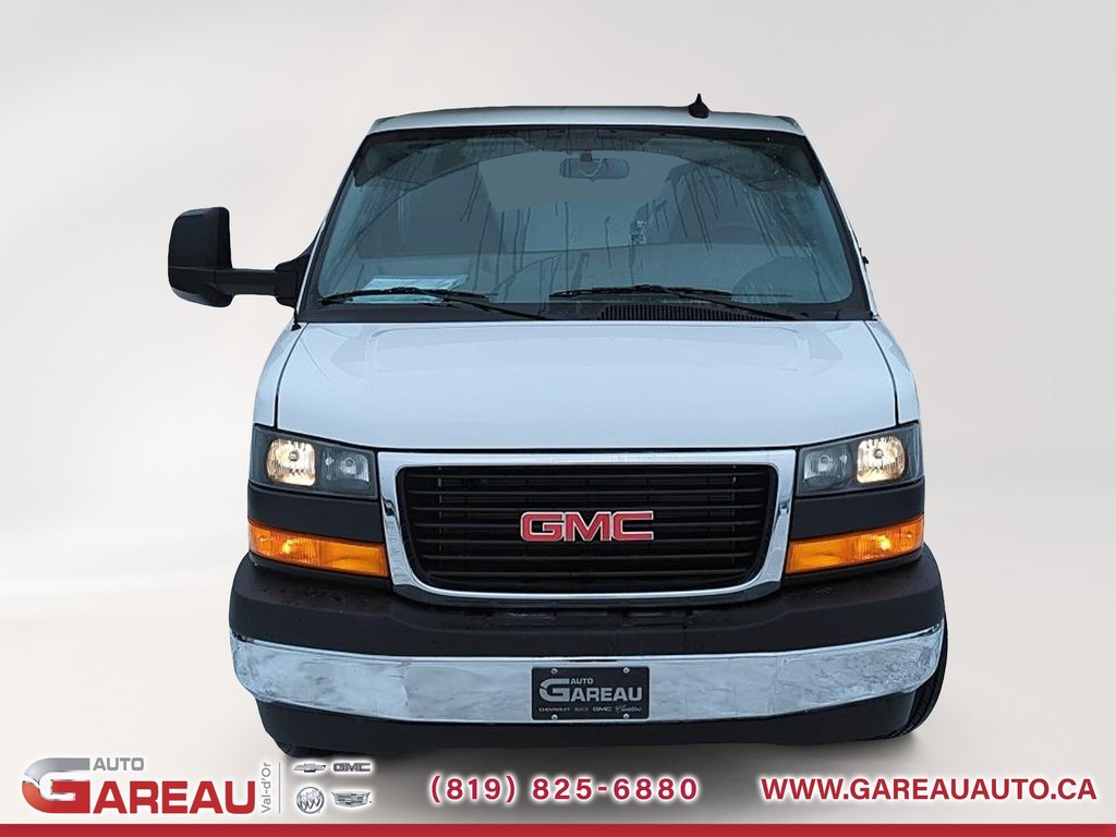 2025 GMC Savana Cutaway 3500 in Val-d'Or, Quebec - 2 - w1024h768px