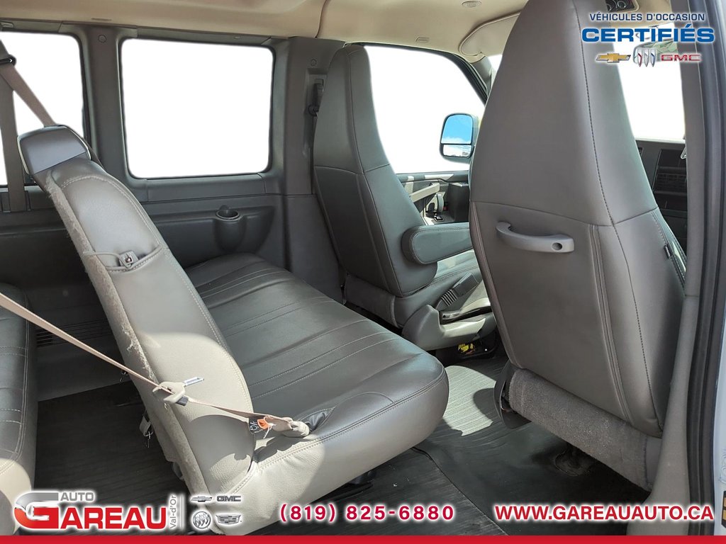2024 GMC Savana Passenger in Val-d'Or, Quebec - 24 - w1024h768px