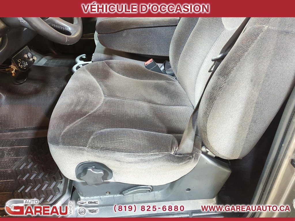 2002 GMC Sierra 2500HD in Val-d'Or, Quebec - 9 - w1024h768px