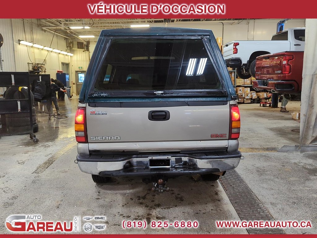 2002 GMC Sierra 2500HD in Val-d'Or, Quebec - 3 - w1024h768px