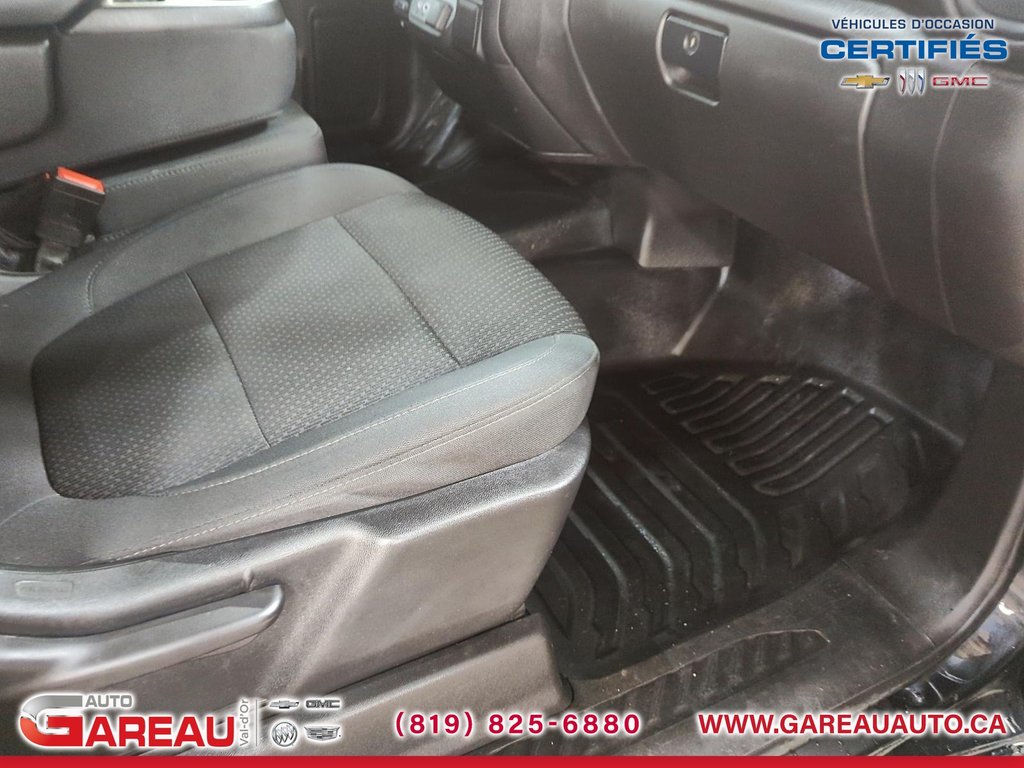 2023 GMC Sierra 2500HD Pro in Val-d'Or, Quebec - 25 - w1024h768px