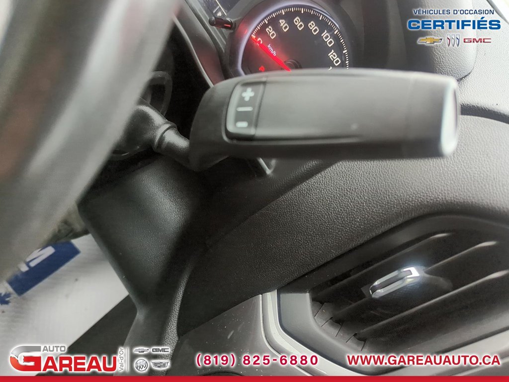 2021 GMC Sierra 3500HD PRO in Val-d'Or, Quebec - 15 - w1024h768px