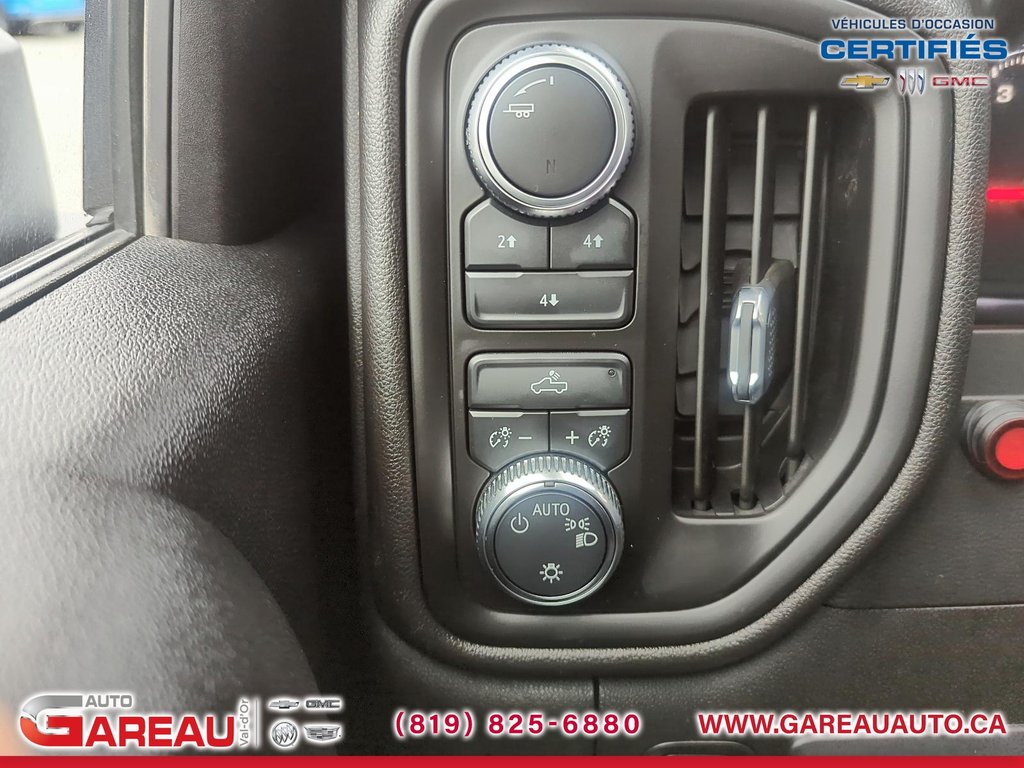 2021 GMC Sierra 3500HD PRO in Val-d'Or, Quebec - 16 - w1024h768px