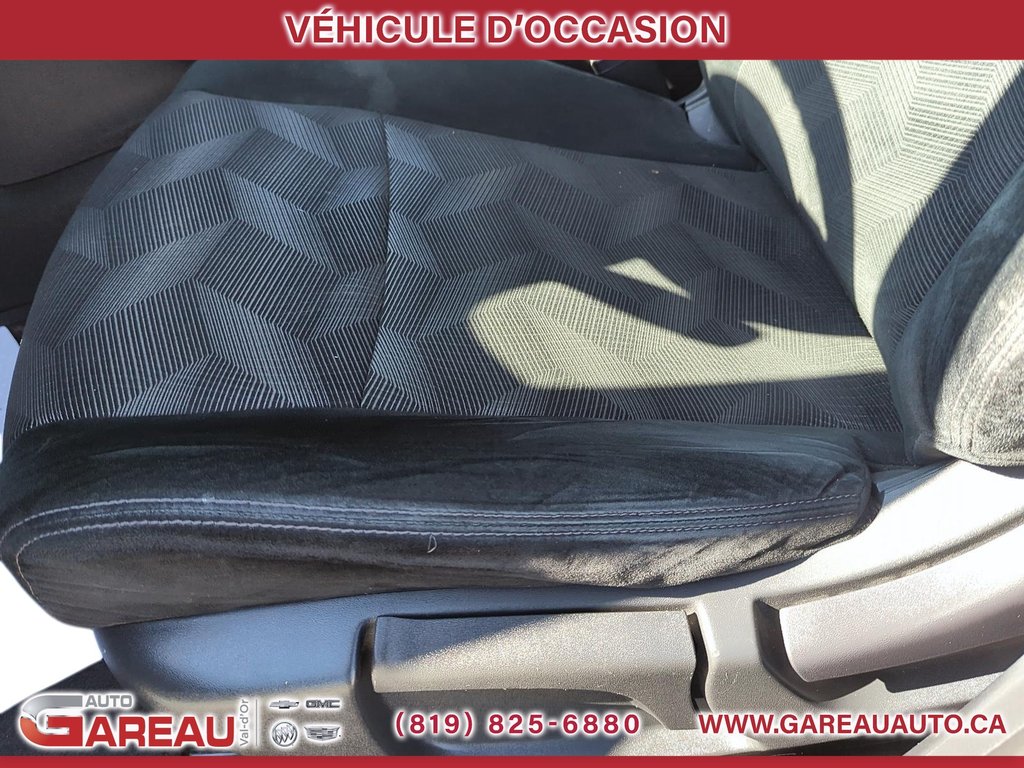 2016 Nissan Rogue in Val-d'Or, Quebec - 9 - w1024h768px