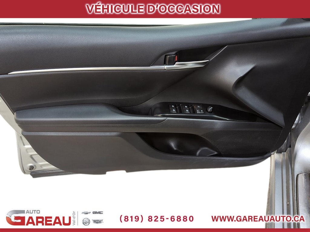 Toyota Camry SE 2019 à Val-d'Or, Québec - 11 - w1024h768px