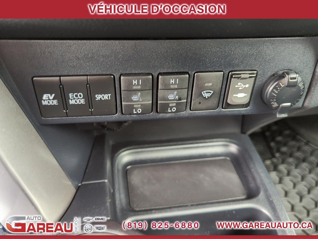 Toyota RAV4 Hybrid XLE 2016 à Val-d'Or, Québec - 16 - w1024h768px