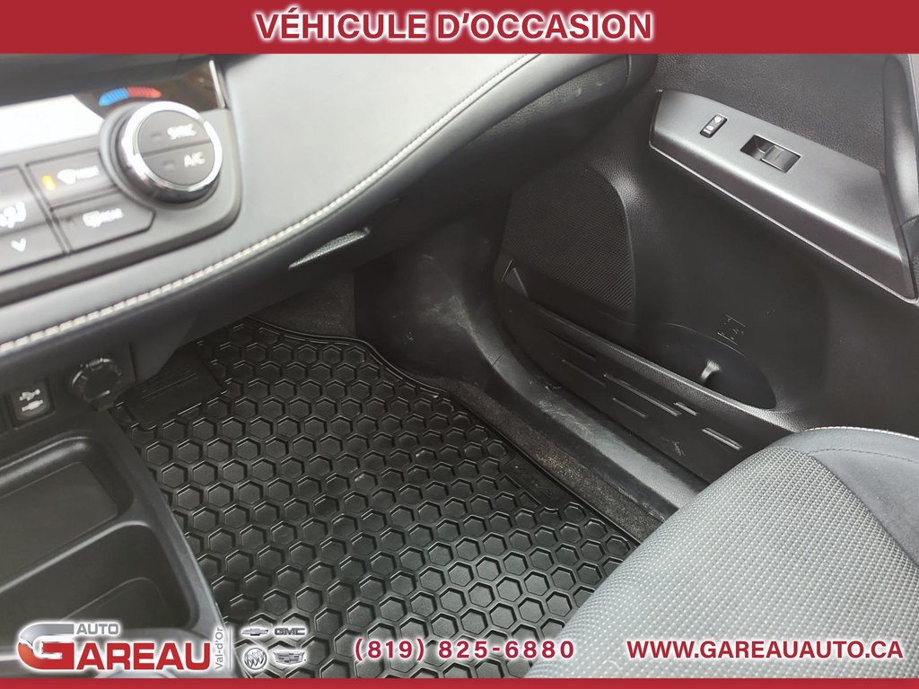 Toyota RAV4 Hybrid XLE 2016 à Val-d'Or, Québec - 21 - w1024h768px