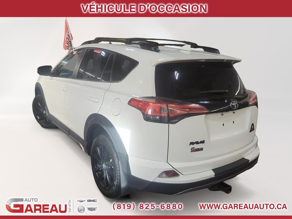 2018 Toyota RAV4 XLE in Val-d'Or, Quebec - 4 - w1024h768px