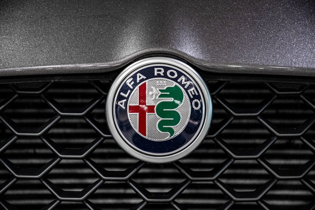 Alfa Romeo GIULIA Ti SPORT CUIR ROUGE TOIT OUVRANT NAVIGATION CAMERA 2021 à Montréal, Québec - 13 - w1024h768px