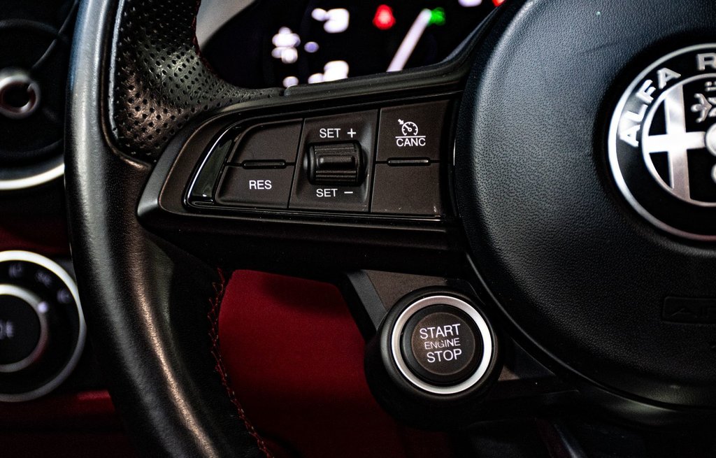 Alfa Romeo GIULIA Ti SPORT CUIR ROUGE TOIT OUVRANT NAVIGATION CAMERA 2021 à Montréal, Québec - 37 - w1024h768px
