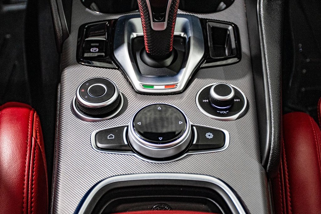 Alfa Romeo GIULIA Ti SPORT CUIR ROUGE TOIT OUVRANT NAVIGATION CAMERA 2021 à Montréal, Québec - 35 - w1024h768px