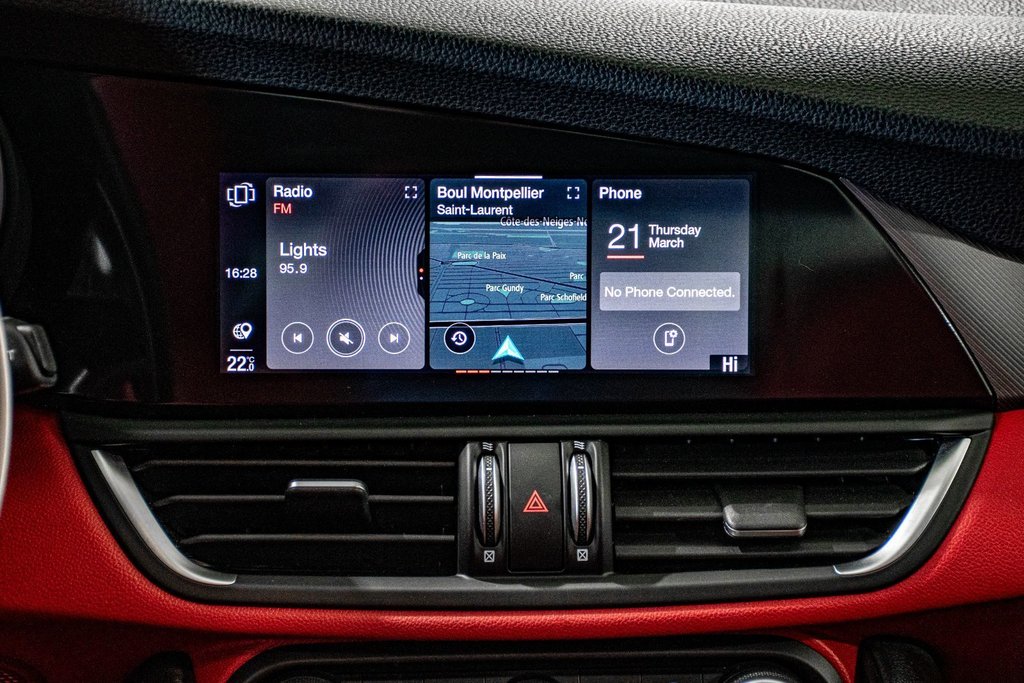 Alfa Romeo GIULIA Ti SPORT CUIR ROUGE TOIT OUVRANT NAVIGATION CAMERA 2021 à Montréal, Québec - 27 - w1024h768px