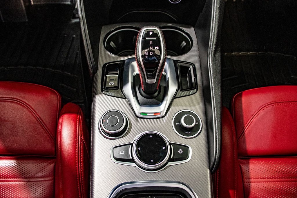 Alfa Romeo GIULIA Ti SPORT CUIR ROUGE TOIT OUVRANT NAVIGATION CAMERA 2021 à Montréal, Québec - 33 - w1024h768px