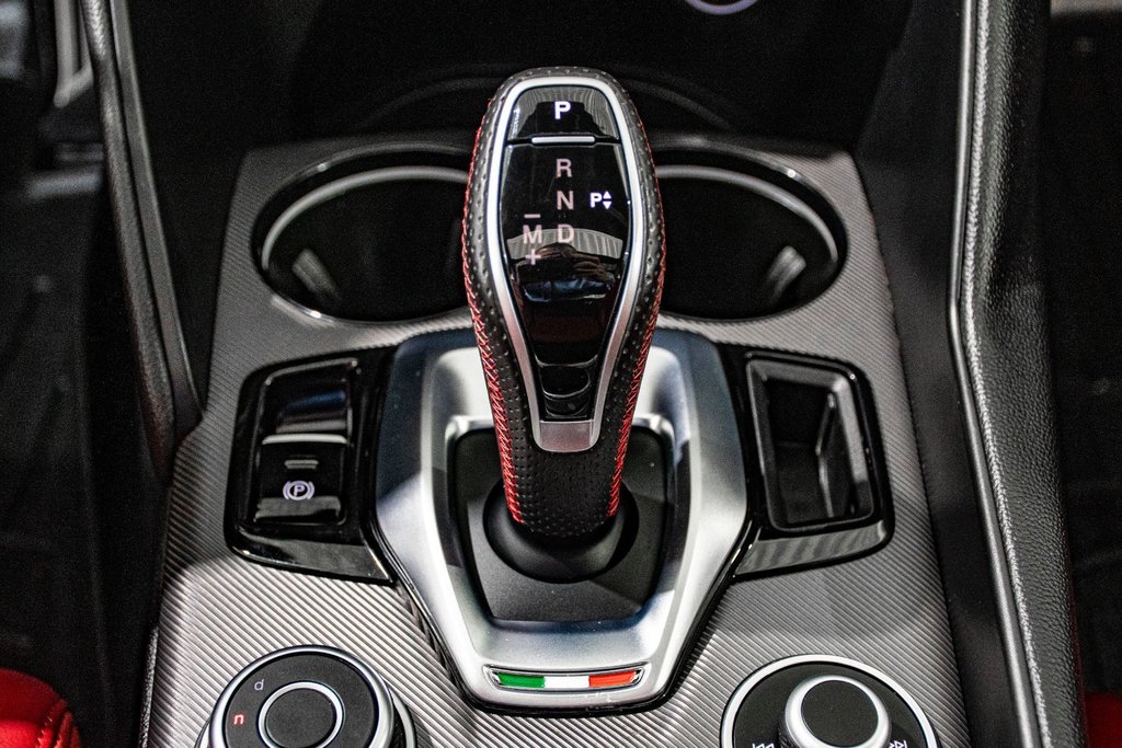 Alfa Romeo GIULIA Ti SPORT CUIR ROUGE TOIT OUVRANT NAVIGATION CAMERA 2021 à Montréal, Québec - 34 - w1024h768px