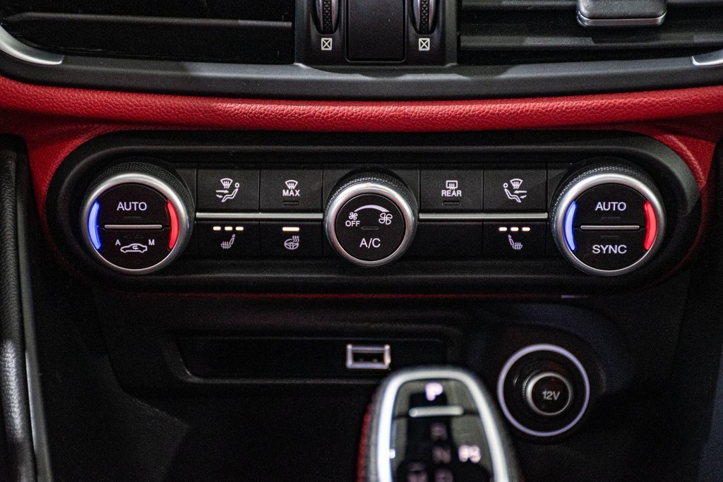Alfa Romeo GIULIA Ti SPORT CUIR ROUGE TOIT OUVRANT NAVIGATION CAMERA 2021 à Montréal, Québec - 31 - w1024h768px