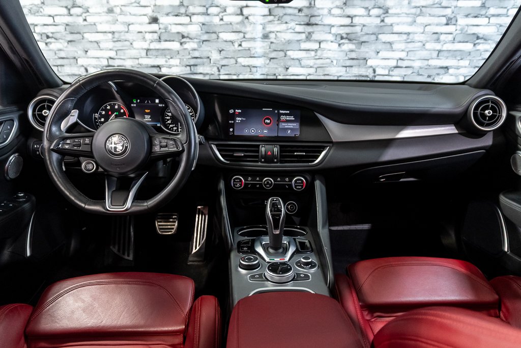 Alfa Romeo Giulia VELOCE-AWD-TOIT-CUIR-NAVIGATION-CAM 2022 à Montréal, Québec - 8 - w1024h768px