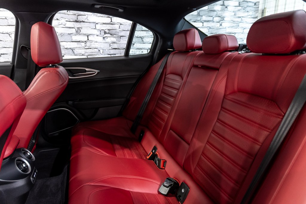 Alfa Romeo Giulia VELOCE-AWD-TOIT-CUIR-NAVIGATION-CAM 2022 à Montréal, Québec - 6 - w1024h768px