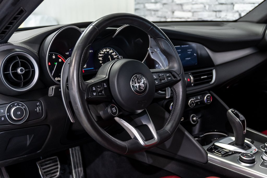 Alfa Romeo Giulia VELOCE-AWD-TOIT-CUIR-NAVIGATION-CAM 2022 à Montréal, Québec - 24 - w1024h768px