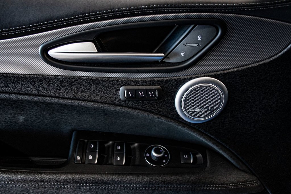 Alfa Romeo Stelvio VELOCE Q4 TOIT PANORAMIQUE NAV CAMERA 2022 à Montréal, Québec - 20 - w1024h768px